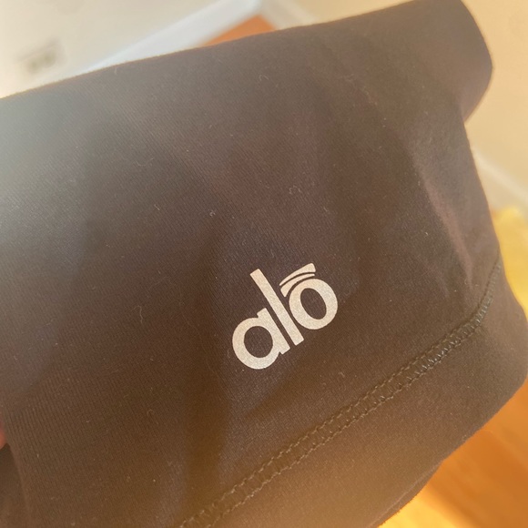 ALO Yoga orange and red band cropped capri black leggings size Medium - Picture 2 of 6